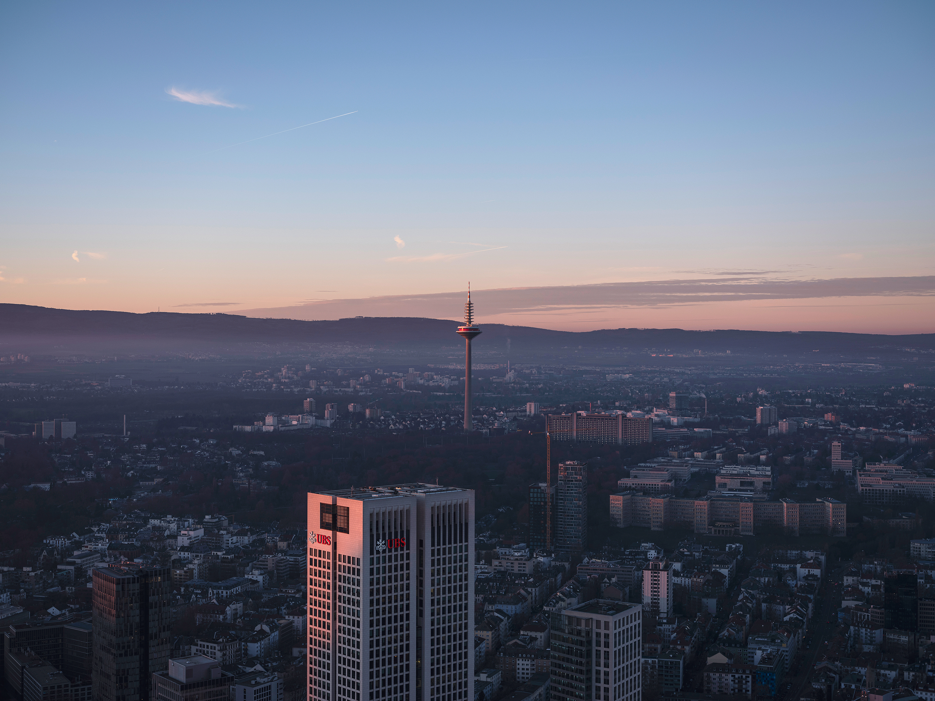 A view of Frankfurt city while the sun rises